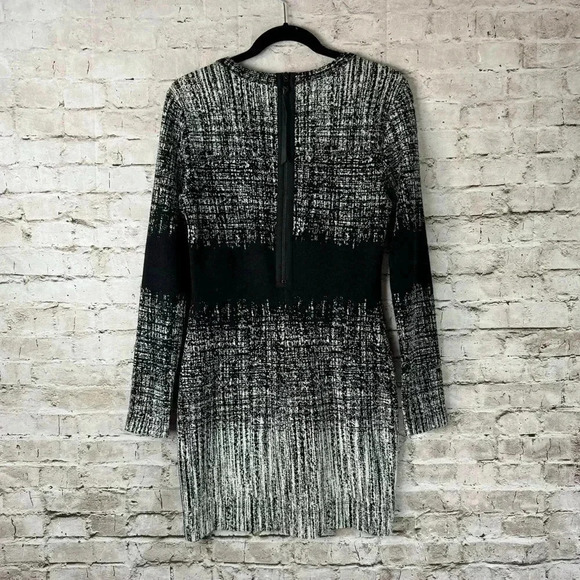 FIFTEEN TWENTY Women's Small Long Sleeve Sweater Dress Black Ivory Exposed Zip S - Picture 4 of 4